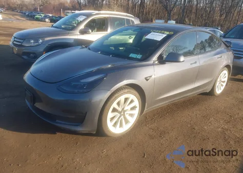 2022 Tesla Model 3 Long Range Dual Motor All-Wheel Drive z USA, uszkodzony, nr VIN 5YJ3E1EB0NF181589